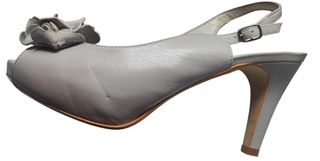 Sandalias peep toe Stephen Allen grises