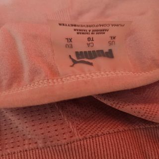 Top deportivo Puma rosa