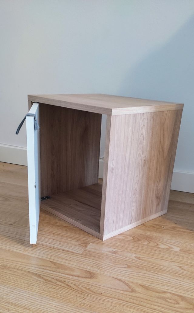 Estantería cubo con puerta