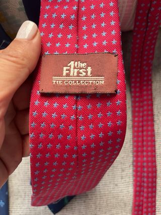 3 Corbatas: Azul, Roja, Estampada
