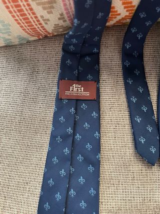 3 Corbatas: Azul, Roja, Estampada