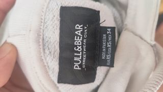 Sudadera gris y blanca Pull&Bear