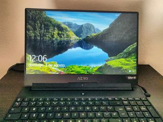 Portátil Gigabyte Aero 15 i7 8ª Gen