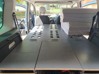 Mueble camper Renault Kangoo y accesorios