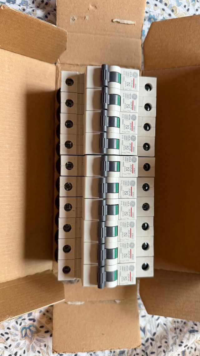 10 Interruptores automáticos Modular Plus