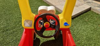 Coche Little Tikes rojo