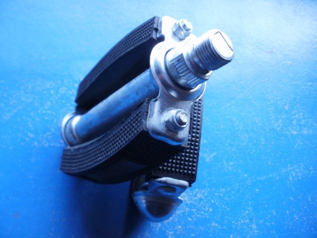 Pedales bici antigua de varillas rosca francesa.