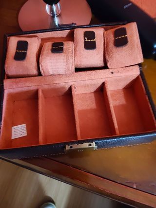 Estuche relojes - 4 compartimentos