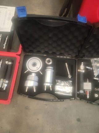 Máquina cambio y limpieza para cajas de cambios 