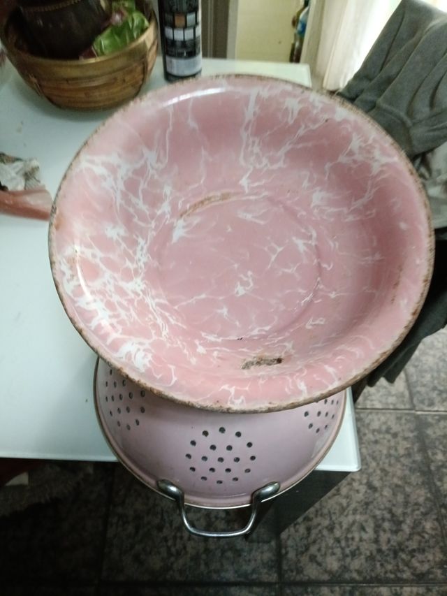 Colador & bandeja antiguos, esmaltados