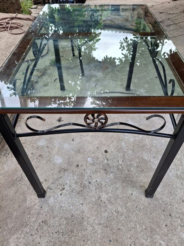 Mesa de cristal y forja  + 4 sillas 