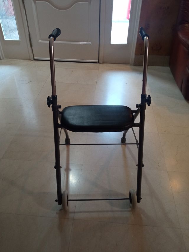 Andador con asiento