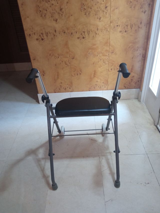 Andador con asiento