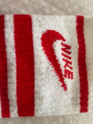 Calze Nike rosse e bianche