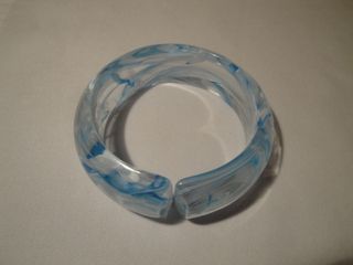 Pulsera plástico duro azul - Nueva. sin estrenar