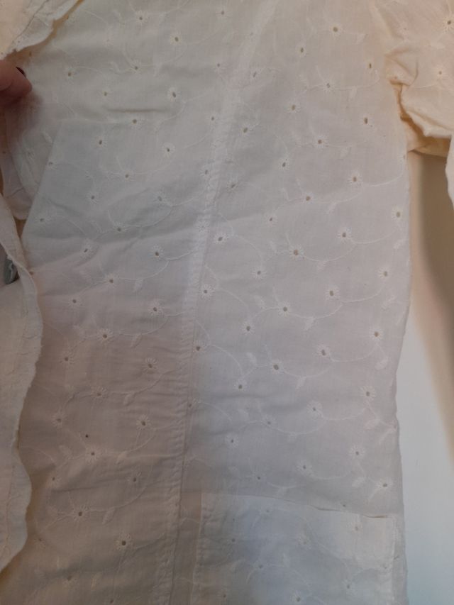 Chaqueta blanca bordada