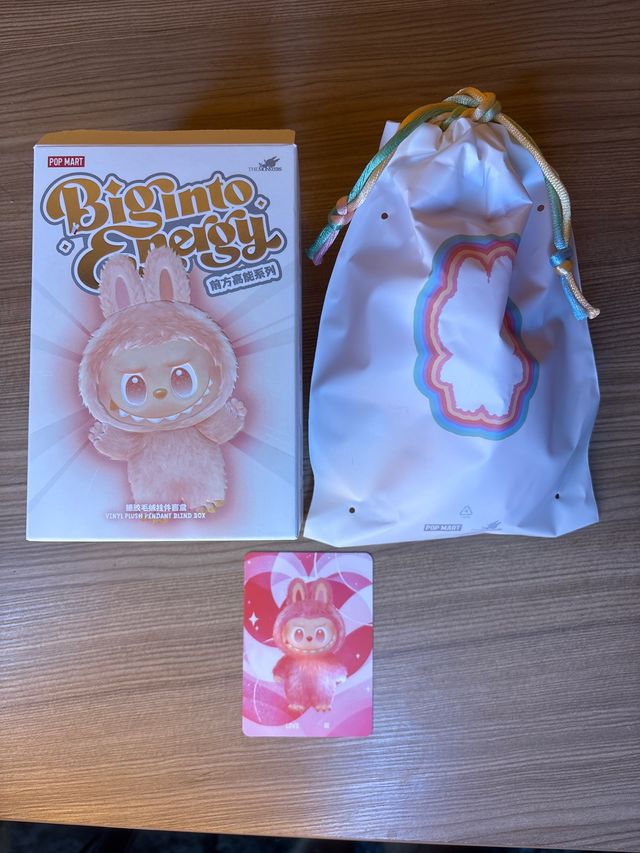 Labubu Big into Energy - Amore