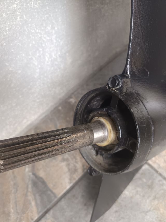 Cola fueraborda Suzuki DF70