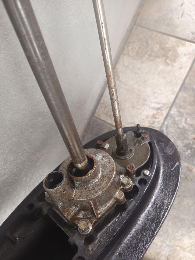 Cola fueraborda Suzuki DF70