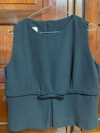 precioso top elegante con lazo delantero 