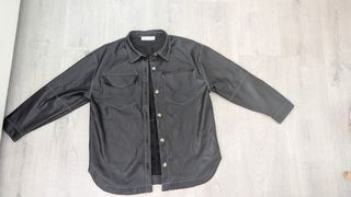 Chaqueta negra imitación cuero