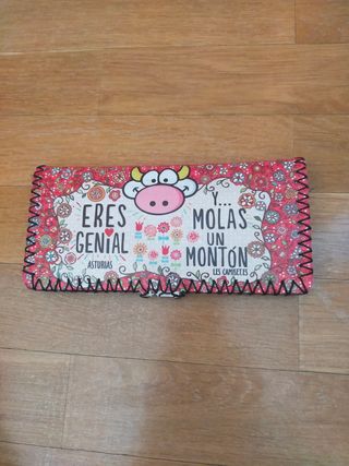 Monedero vaca Asturias - fucsia