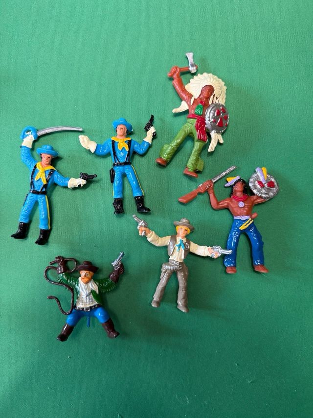 Lote de Figuras de Acción y Juguetes