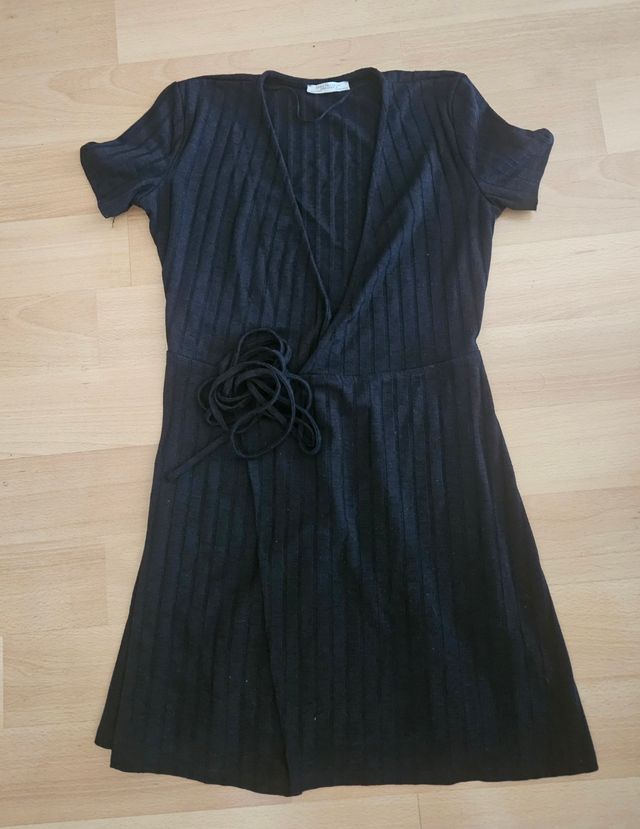 Vestido negro canalé. Zara. Nuevo