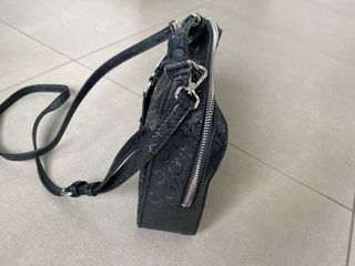 Bolso bandolera GUESS negro