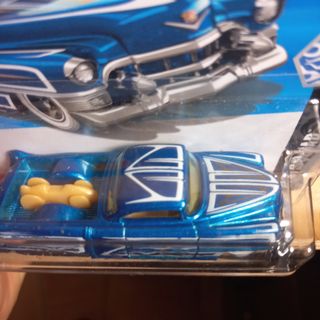 Hot Wheels '53 Cadillac azul