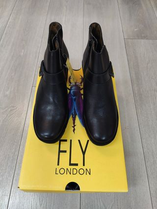 Botines Fly London negros
