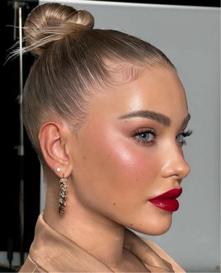 MAQUILLADORA Y PELUQUERA PROFESIONALES 