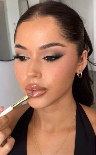 MAQUILLADORA Y PELUQUERA PROFESIONALES 