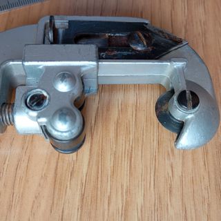 Cortatubos marca General, fabricado en USA