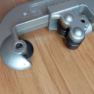 Cortatubos marca General, fabricado en USA