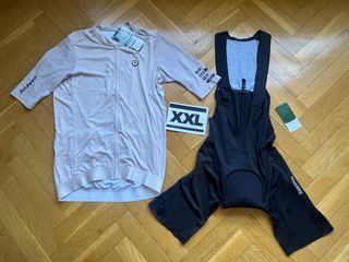 GAMA ALTA.Conjunto Equipación ciclismo 2XL NUEVA