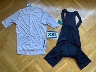 GAMA ALTA.Conjunto Equipación ciclismo 2XL NUEVA
