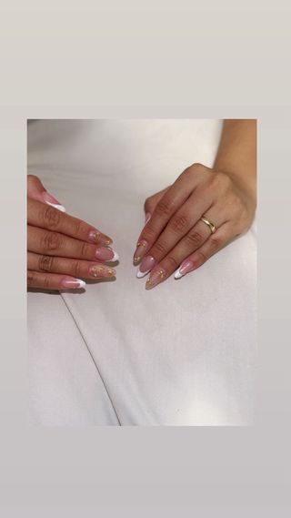Se realiza servicio de uñas 
