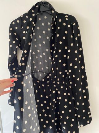 Vestido lunares blanco y negro