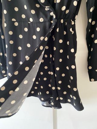 Vestido lunares blanco y negro