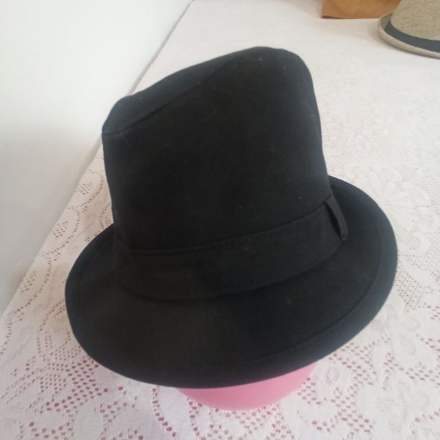 Sombrero negro fedora