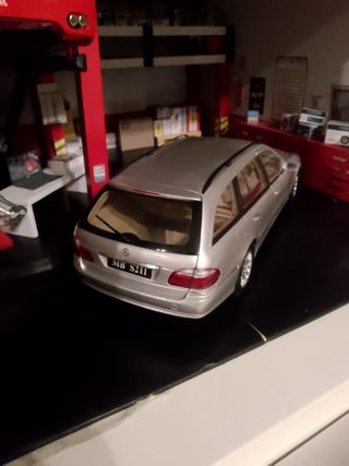 Mercedes Classe E Station Wagon 1:18