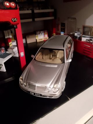Mercedes Classe E Station Wagon 1:18