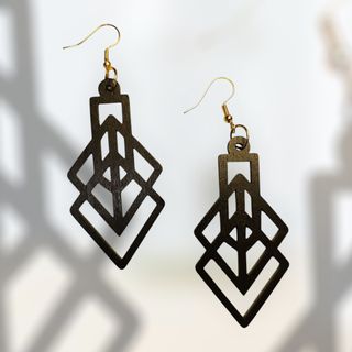 Pendientes madera negros dorados