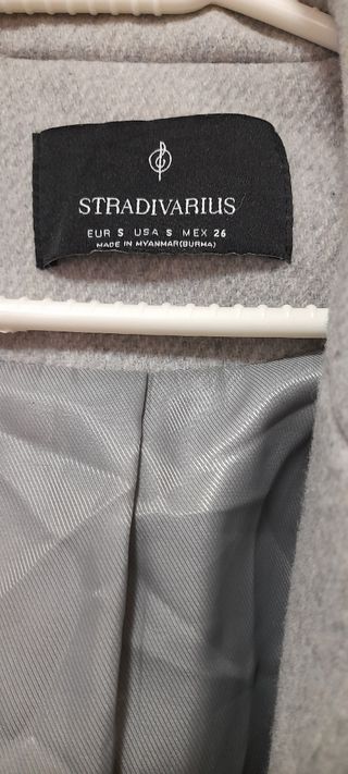 Abrigo Stradivarius gris talla S