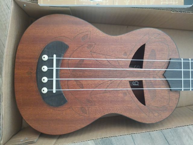 Ukelele Stagg Tiki nuevo