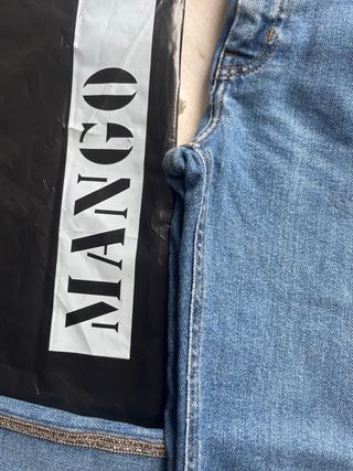 MANGO: jeans T38 pitillo brillante y top calado TM