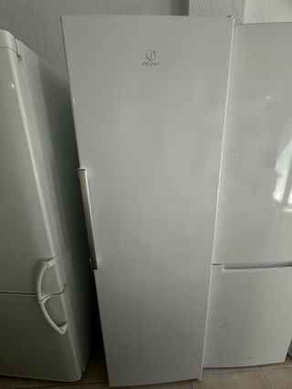 FRIGORÍFICO INDESIT 1 PUERTA