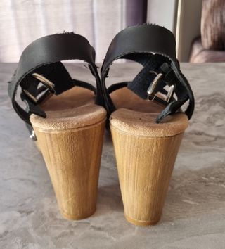 Sandalias negras tacón verano