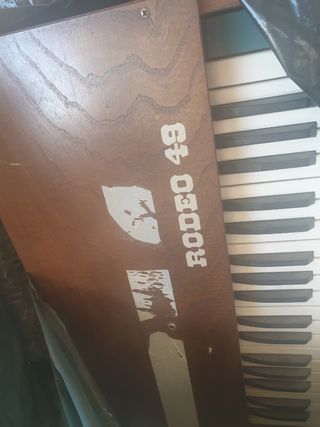 Piano electrónico vintage